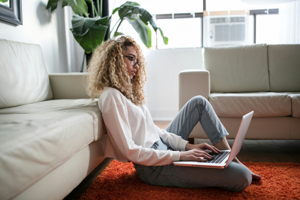 Top Interview Questions to Ask Remote Workers (and How to Train Them for Success)