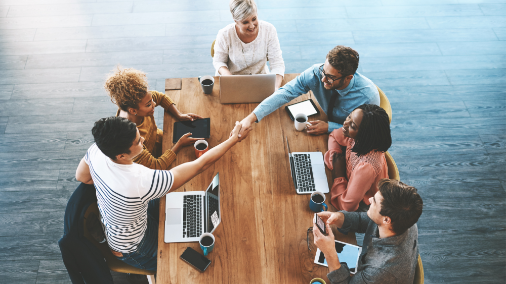 Der erste Monat im Außendienst: Was neue Mitarbeiter wirklich erwartet