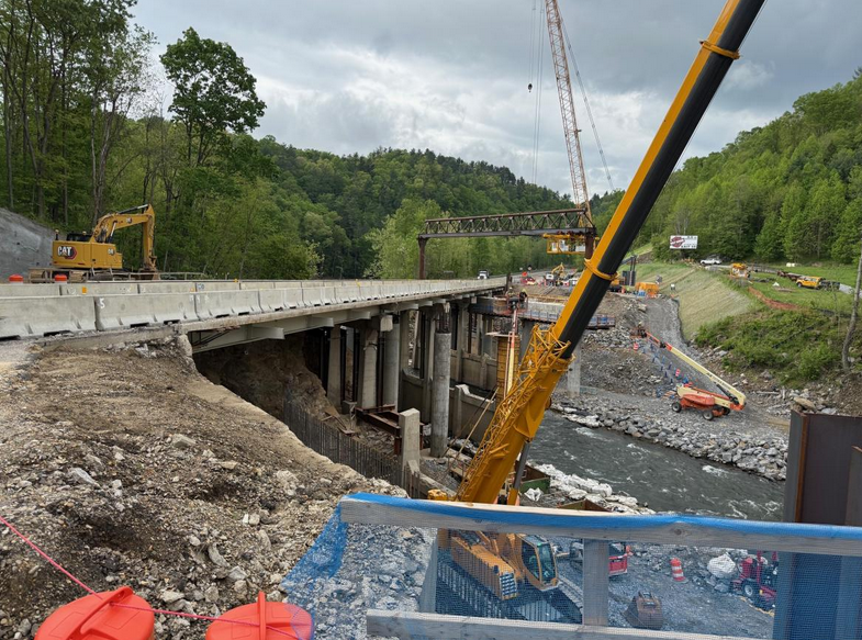 Kiewit Replaces I-40 Pigeon River Bridge