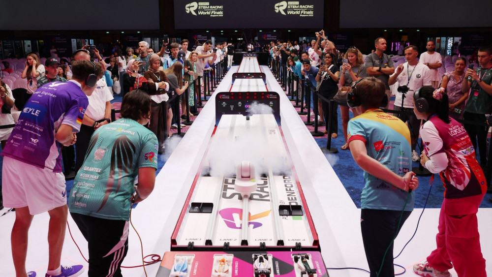 Loughborough College Named East Midlands Centre of Excellence for STEM Racing