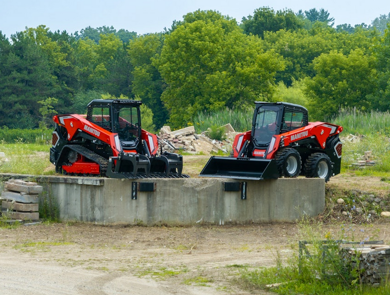 Manitou Debuts 5 New Large-Frame Compact Loaders