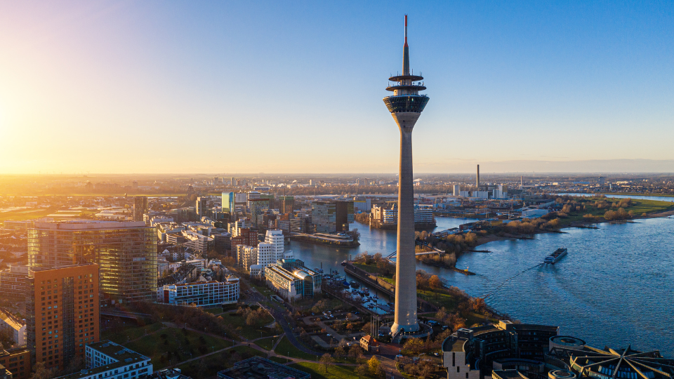 Arbeiten im Außendienst in Nordrhein-Westfalen: Top-Gehälter, Firmenwagen & Work-Life-Balance