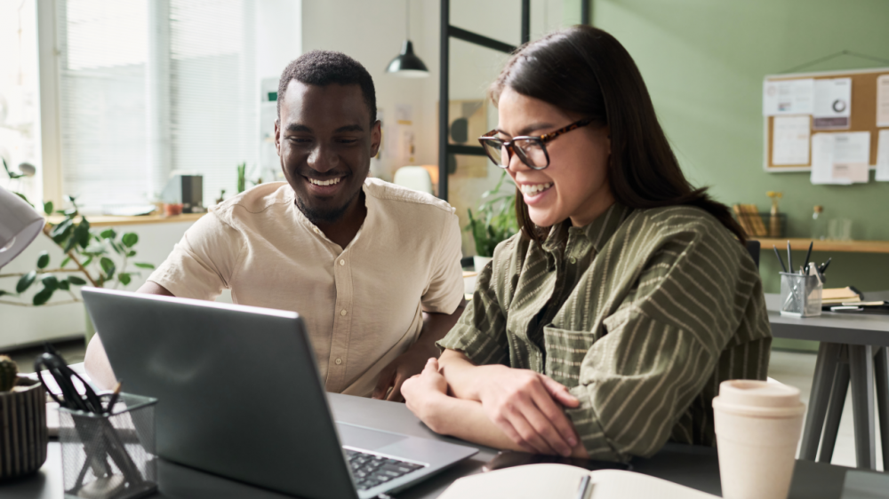 Microlearning vs. Traditional Training: Rethinking How We Learn at Work