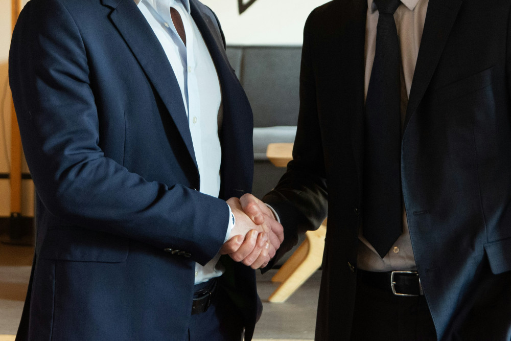 How to Write a Job Description That Attracts the Right Remote Talent
