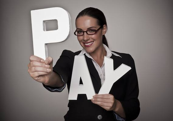 How Much Should You Pay an Associate Chiropractor? A Guide for Chiropractic Clinic Owners