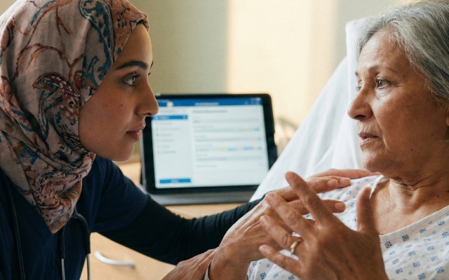 Sprachniveau in der Pflege: Reicht B2 wirklich aus?