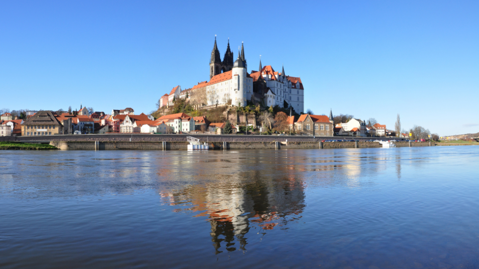 Arbeiten im Außendienst in Sachsen: Gehalt, Firmenwagen & regionale Arbeitgeber