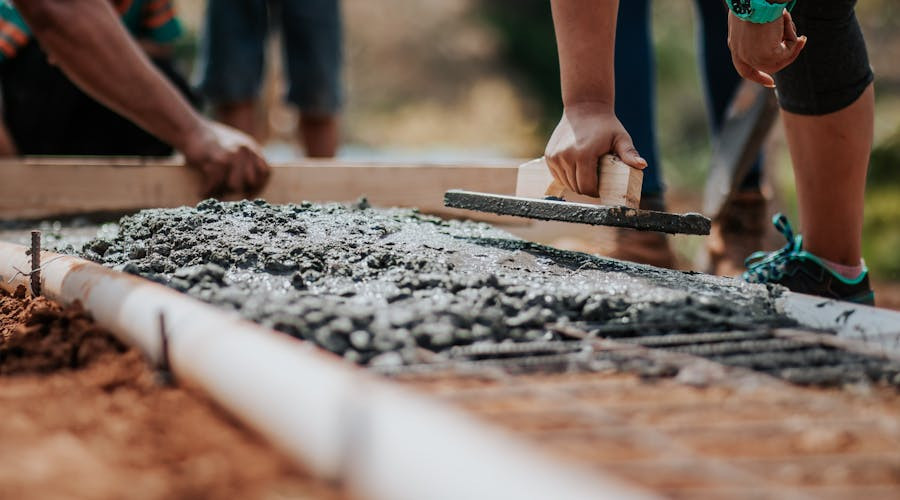 17 Skilled Trade Jobs That Pay Over $80,000 in 2026 (No College Required)