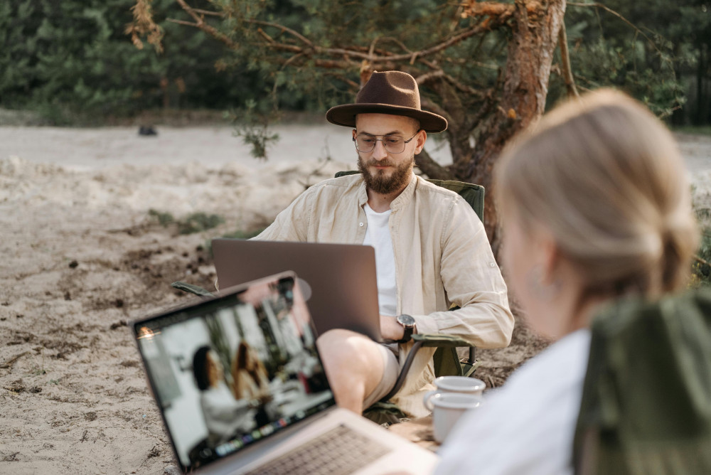 How to Stand Out in the Job Market: Building a Strong Resume for Non-Traditional Roles