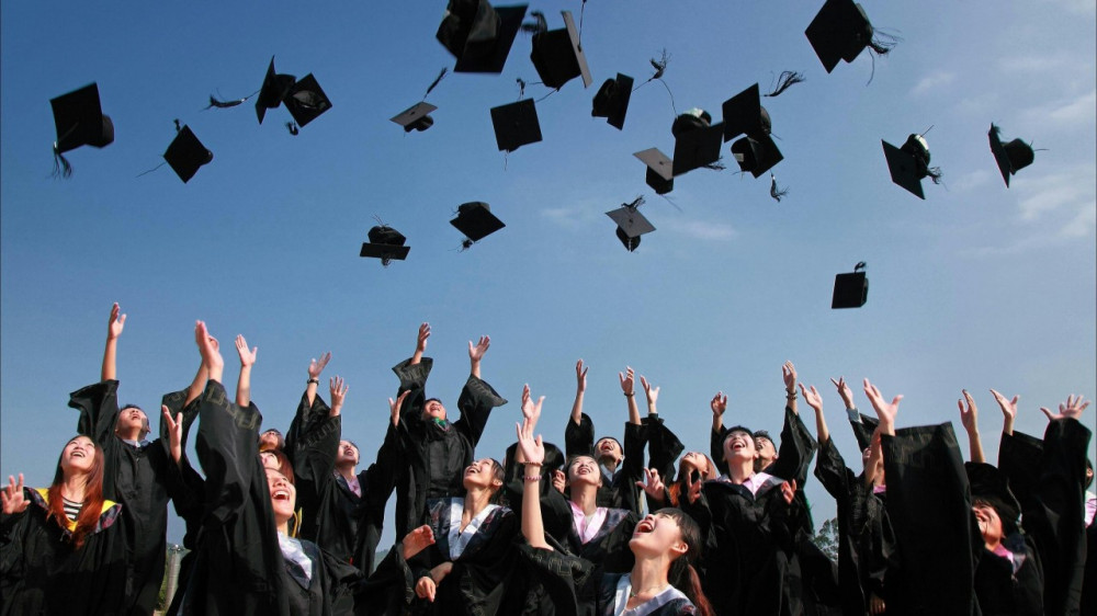Just Graduated as an Architect, Interior Designer, or Engineer - Now What? 5 Smart Steps to Landing Your First Job!