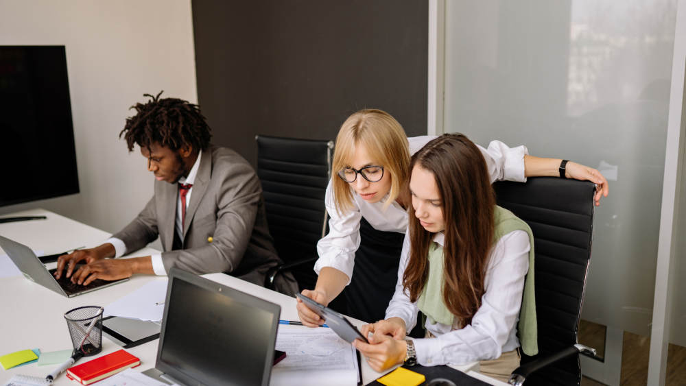 Paid Media Specialist vs PPC Manager: What’s the Difference?