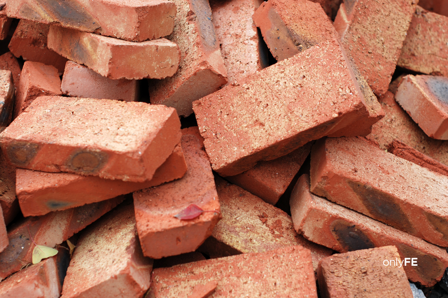 Bradford College Receives 18,000 Brick Donation to Support Brickwork Students
