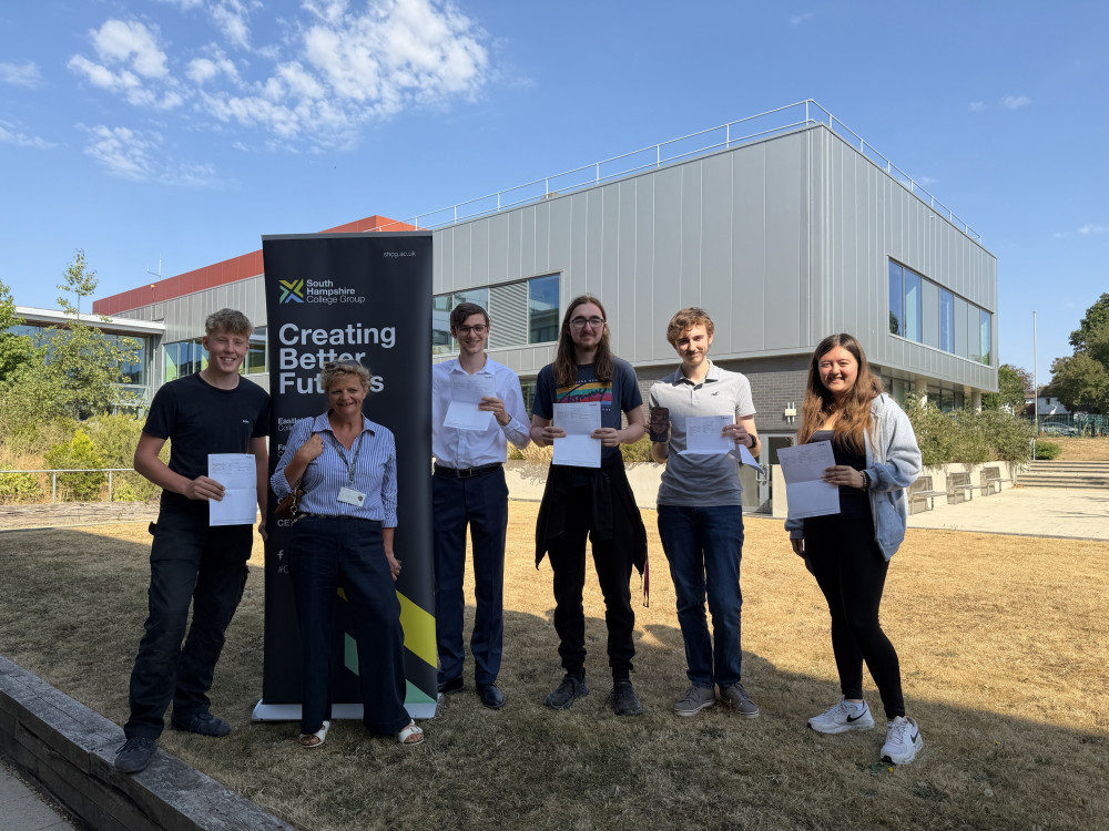 South Hampshire College Group Celebrates Highest-Ever Pass Rate for 16-18 Students on Level 3 Results Day