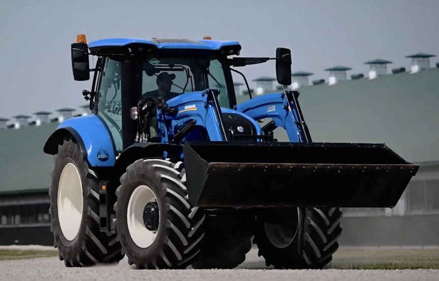 New Holland T6.180: World's First 100% Methane-Powered Production Tractor