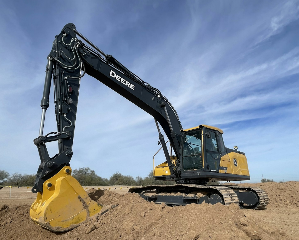 Deere Completely Redesigns Midsize P-Tier Excavators, Packing Them With Tech