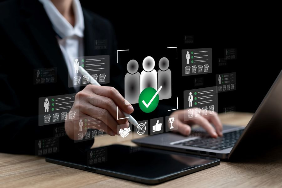 Should you hire a Payroll professional with a Payroll qualification? Pros and Cons