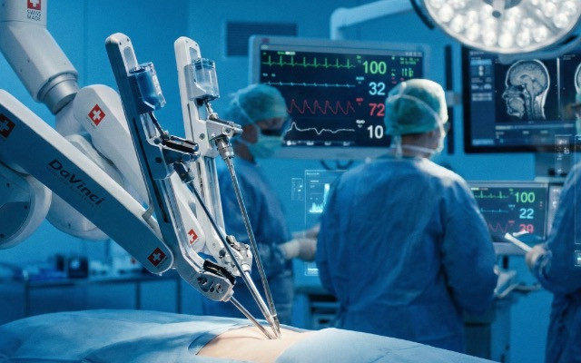 Die Zukunft der Medizin: Wie künstliche Intelligenz und Robotik die Gesundheitsbranche in der Schweiz verändern