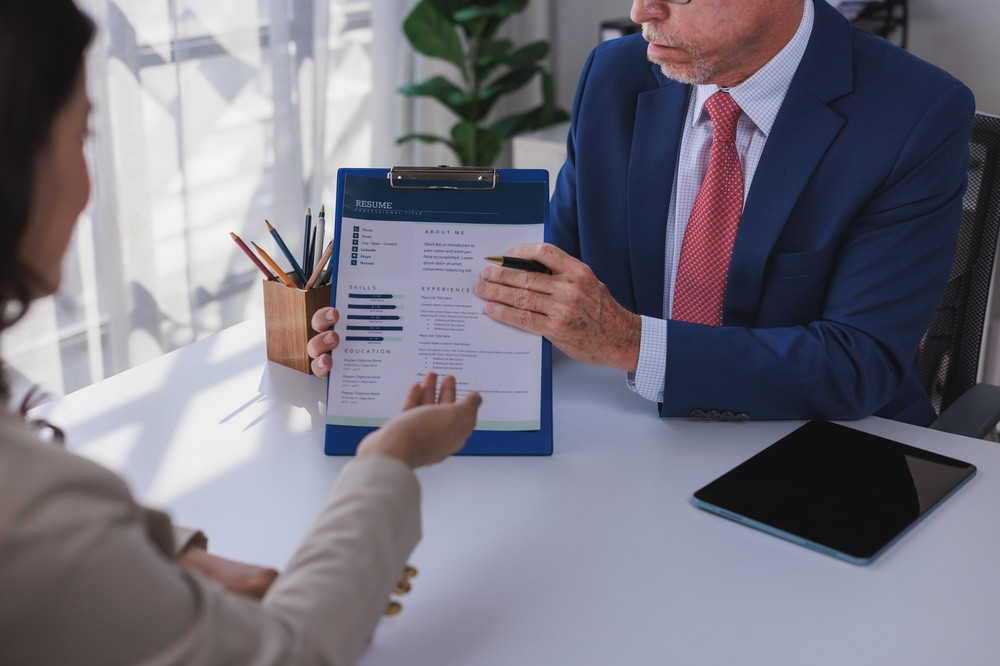 Resume ที่ดีควรมีอะไรบ้าง? โครงสร้างพร้อมตัวอย่างสำหรับสมัครงาน