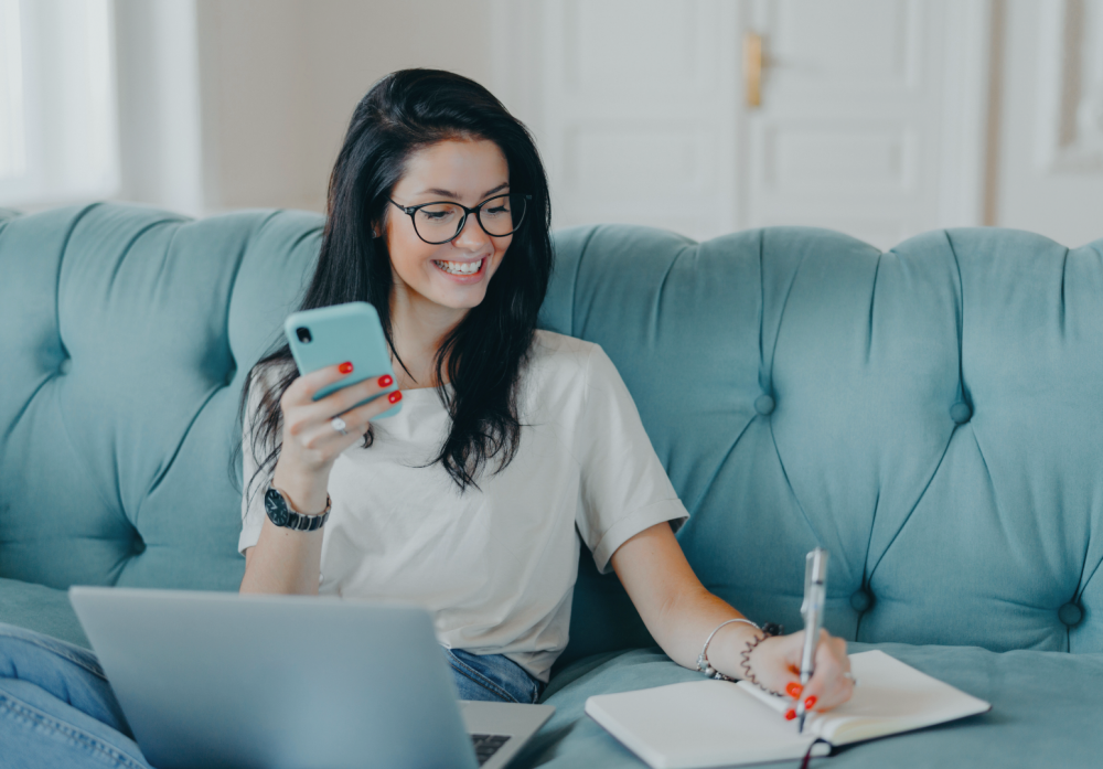 How to Follow Up After a Job Interview: The Right Way to Stay Top of Mind