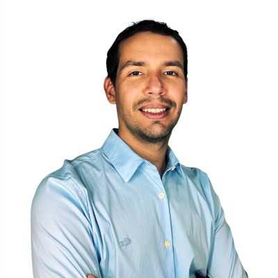 MARCOS R.