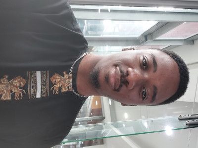 Uyi Okonedo