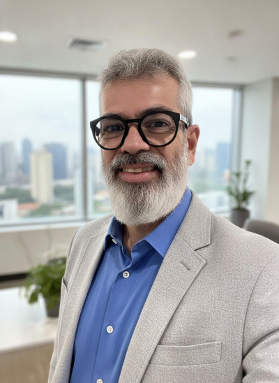Sandro R.