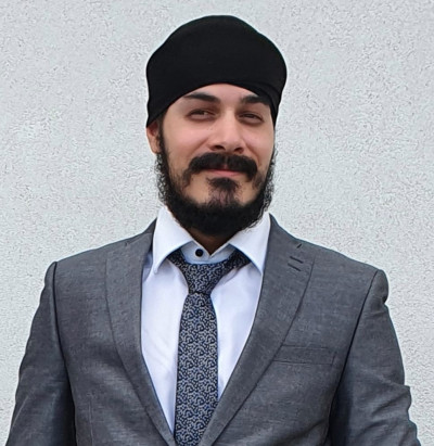 Harmeet G.