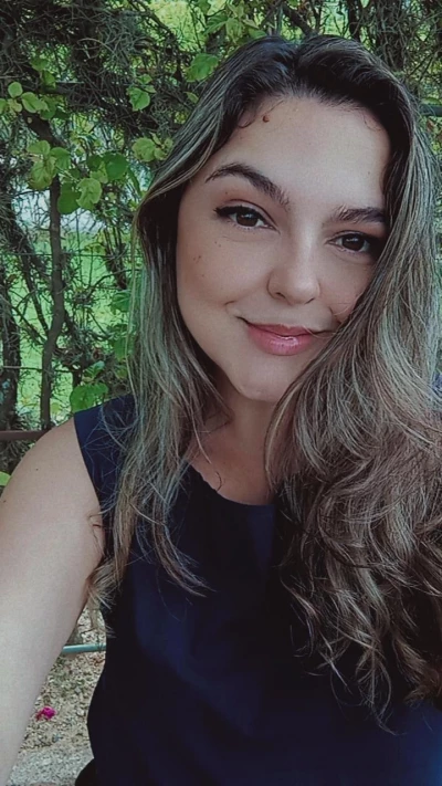Thais C.
