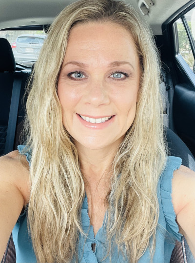 Lori R.