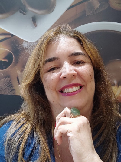 Anna Teresa F.