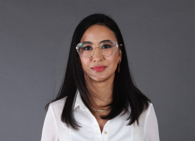 Simone J.