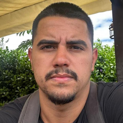 Gustavo B.