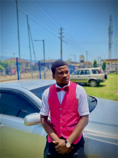 Akindele Olutomilayo